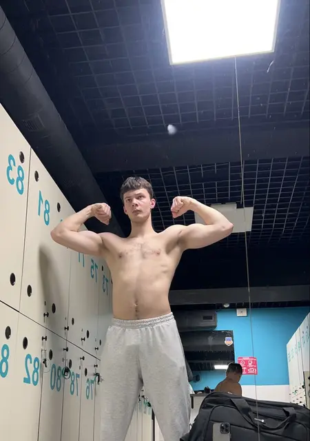 Я Орест, 20 років, знайомлюсь без зобов'язань у Львові