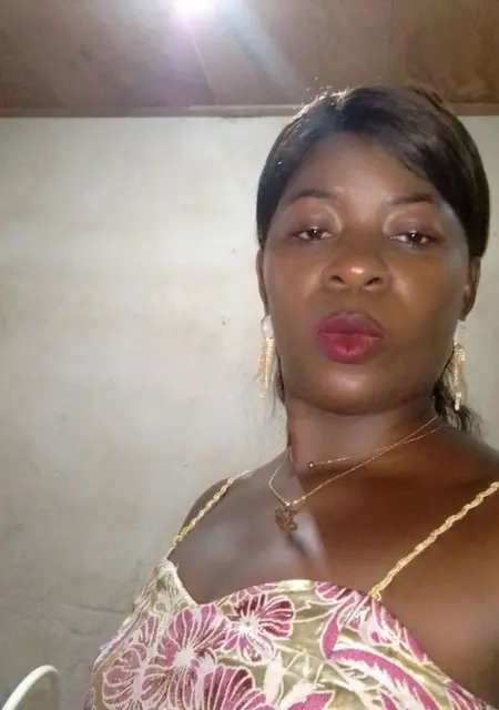 Я Lucie Mbessa, 37, знакомлюсь в Париже