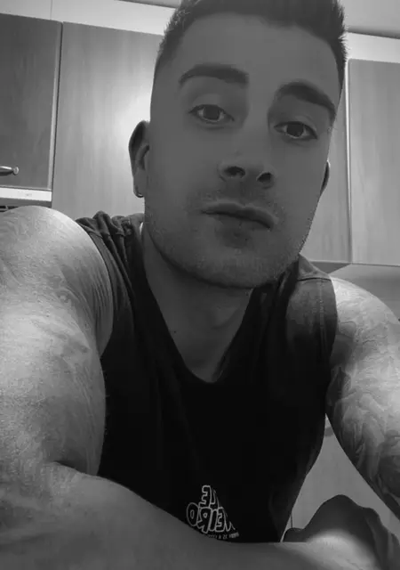 Я Chris, 34, знакомлюсь для вирта в Барселоне