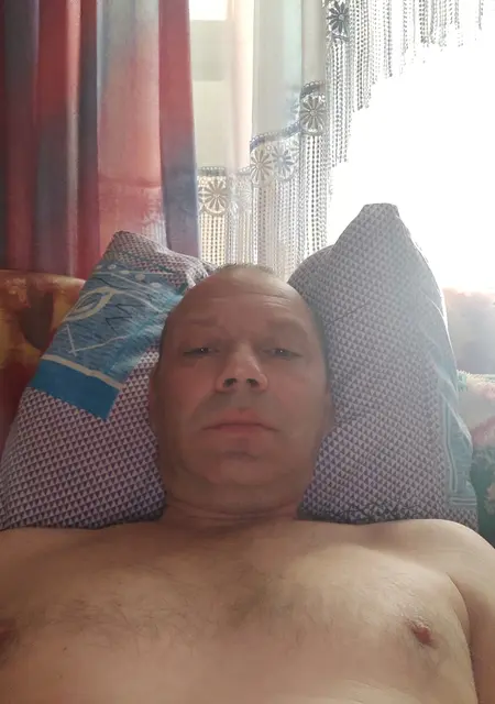 Я Андрей, 52 років з Києва, шукаю знайомства без зобов'язань