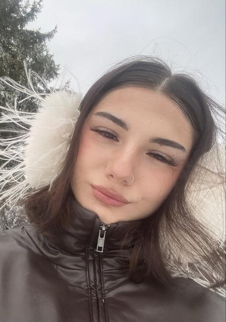 Я Ксения, 18, из Вены, ищу знакомство для вирта