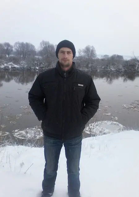 Максим из Рогачева, мне 42, познакомлюсь без обязательств