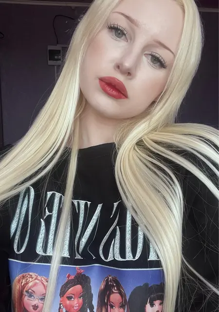 Я Арина, 18, из Вашингтона, ищу знакомство для приятного времяпровождения