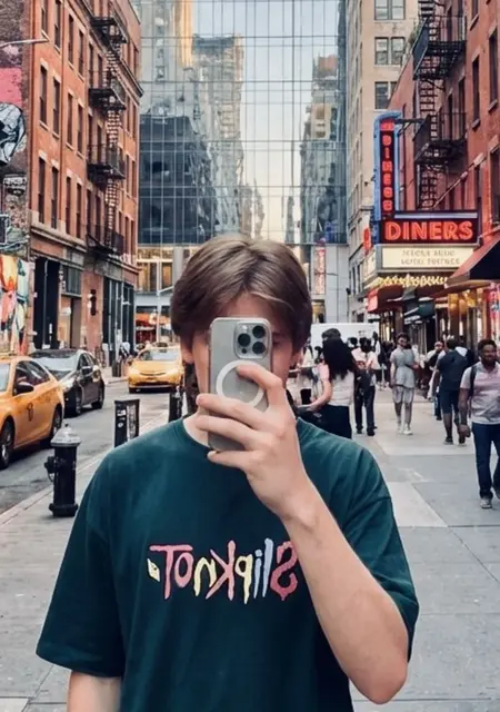 Я Danik, 19, знакомлюсь на одну ночь в Августов