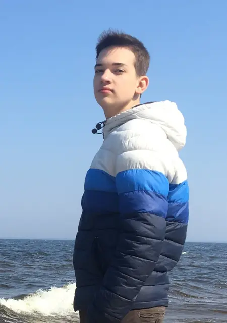 Я Ярослав, 21 років, знайомлюсь без зобов'язань у Броварах