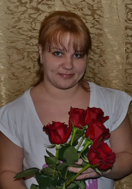 Я Наташа, 42 років з Харкова, шукаю знайомства без зобов'язань