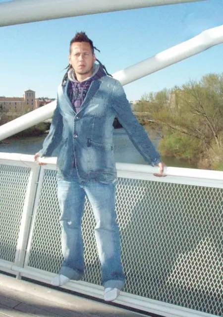 Soy Jose Perez, 42 años de Madrid, busco conocer gente