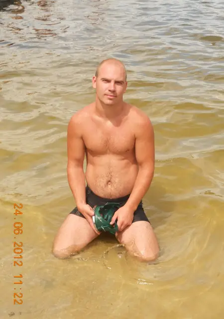 Я Андрей, 39, из Кривого Рога, ищу знакомства без обязательств
