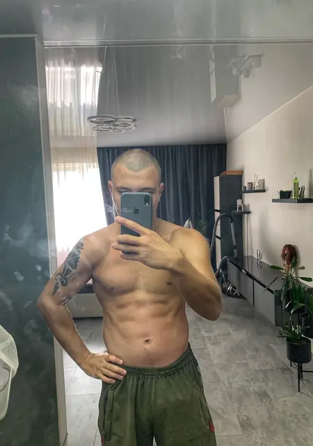 Кіріл з Нетішин, мені 20 років, познайомлюсь для спілкування