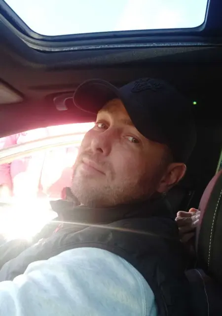 Дима из Витебска, мне 43, познакомлюсь для общения