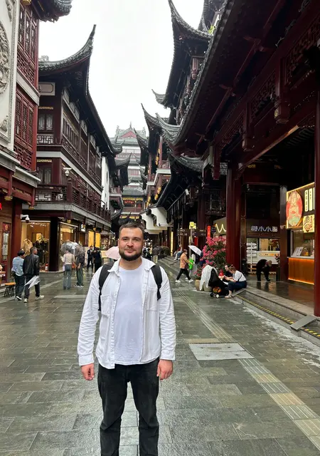 Я Руслан, 27, знакомлюсь для открытые отношения в Равай