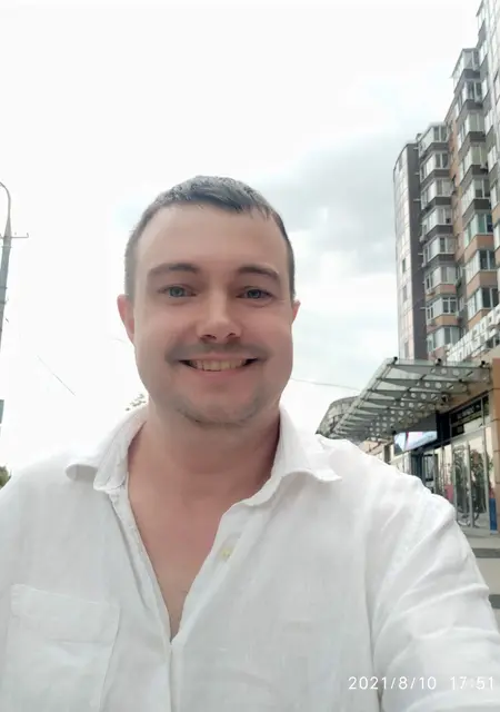 Я Виталий, 41 років з Дніпра, шукаю знайомства без зобов'язань