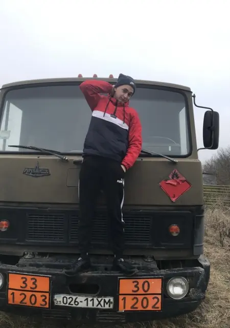 Антон з Хмельницького, мені 27 років, познайомлюсь для приємного проведення часу