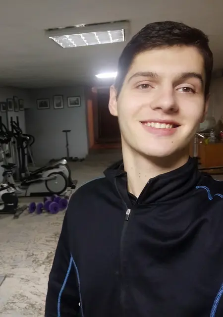 Я Андрей, 28, из Полтавы, ищу знакомство для приятного времяпровождения