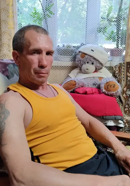 Я Деанисий, 45, из Донецка, ищу знакомства на одну ночь