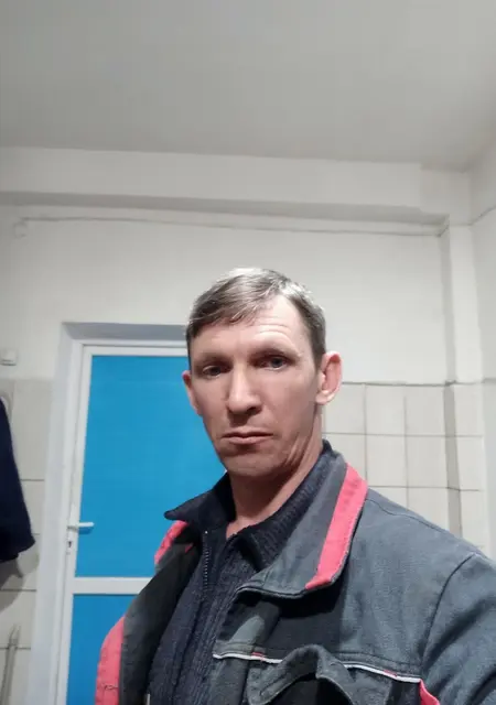 Я Александр, 48 років з Мирнограда, шукаю знайомство для постійних стосунків