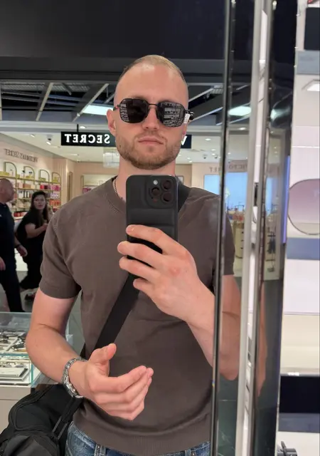 Я Maxik, 32, из Колн, ищу знакомства без обязательств