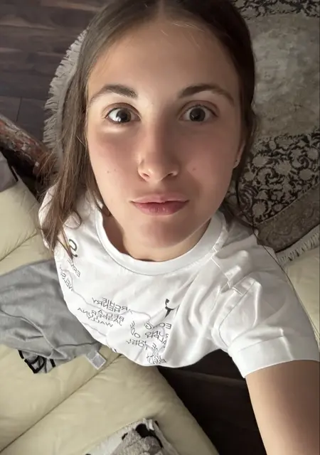 Я Полина, 19, из Минска, ищу знакомство для общения