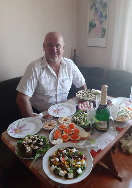 Я Владимир, 56, из Львова, ищу знакомство для приятного времяпровождения