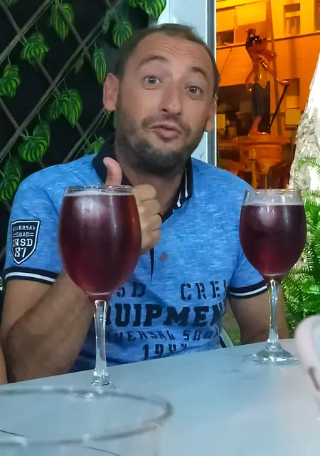 Soy Antonio, 44 años de Huelva, busco conocer gente para chatear