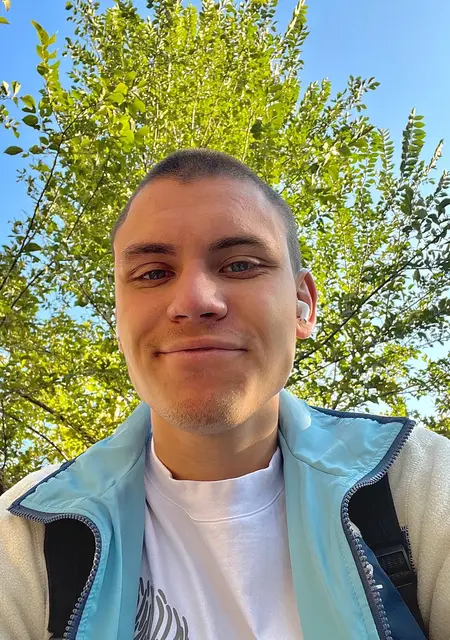 Алекс из Луганска, ищу на сайте приятное времяпровождение