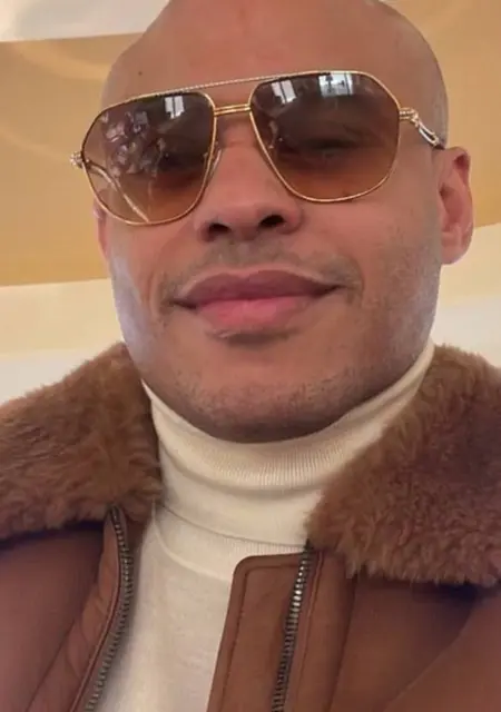 Мурад из Вены, мне 24, познакомлюсь для приятного времяпровождения