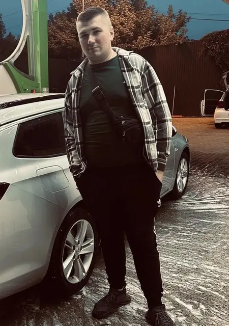 Я Анатолій, 28 років, знайомлюсь для постійних стосунків у Хмельницькому