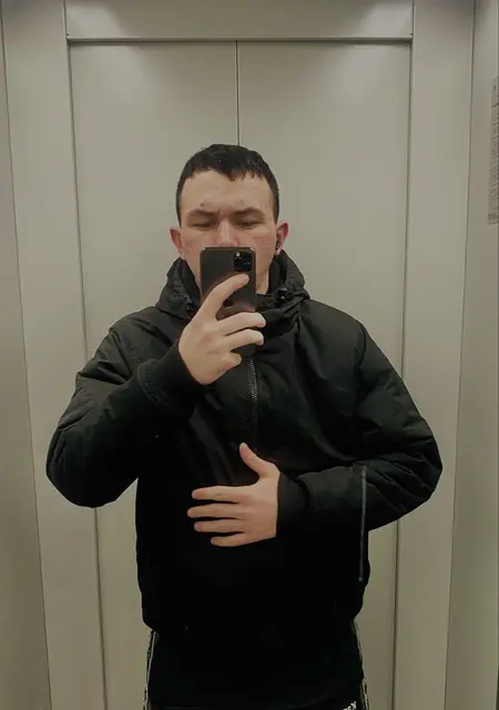 Александр из Нью-йорка, мне 20, познакомлюсь на одну ночь