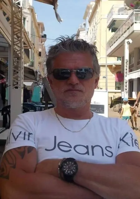 Я Franck, 41, знакомлюсь в Париже