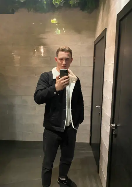 Владислав из Брошнева-Осады, мне 24, познакомлюсь для приятного времяпровождения