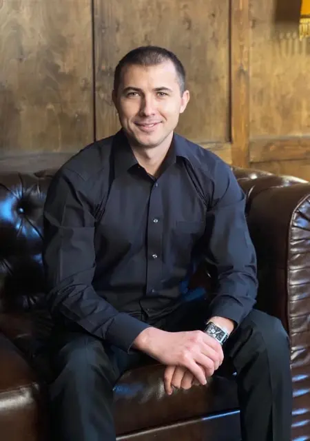 Я Сергей, 41 років з Чернігова, шукаю знайомства без зобов'язань