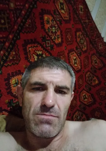 Сергей з Новопскова, мені 45 років, познайомлюсь на одну ніч
