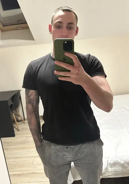 Я Евгений, 22, из Кременчуга, ищу знакомства без обязательств