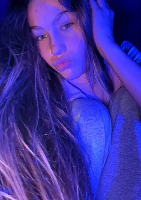 Я Элина, 22, знакомлюсь на одну ночь в Амстердаме