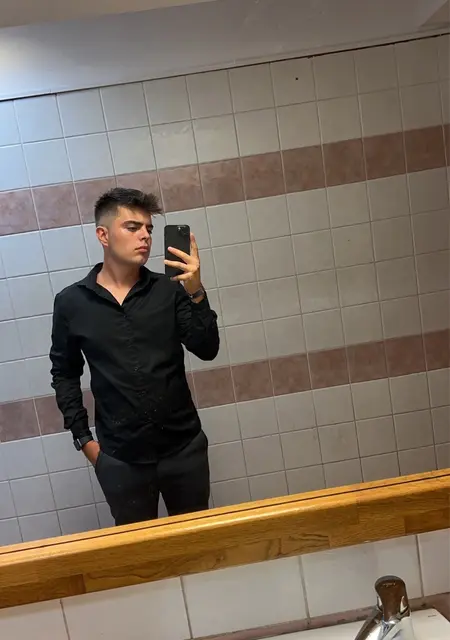 Catalin из Медиаш, мне 25, познакомлюсь на одну ночь