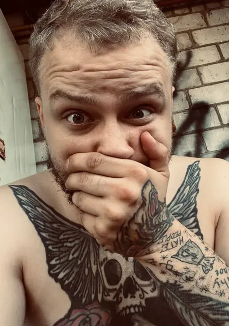 Vladislav из Броваров, ищу на сайте знакомства на одну ночь