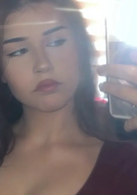 Алена из Амстердама, мне 18, познакомлюсь без обязательств