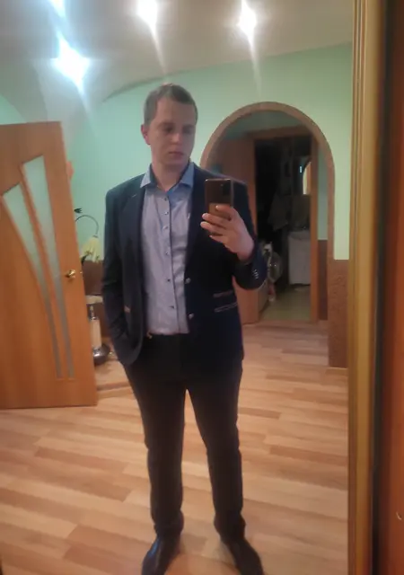 Я Дмитрий, 26, из Островца, ищу знакомства на одну ночь
