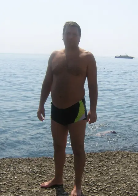 Я Олег, 54, из Черкасс, ищу знакомства на одну ночь