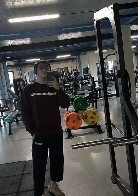 Я Владик, 22, знакомлюсь для приятного времяпровождения в Штутгарте