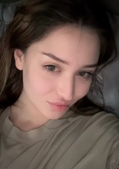 Я Лина, 19, знакомлюсь без обязательств в Батуми