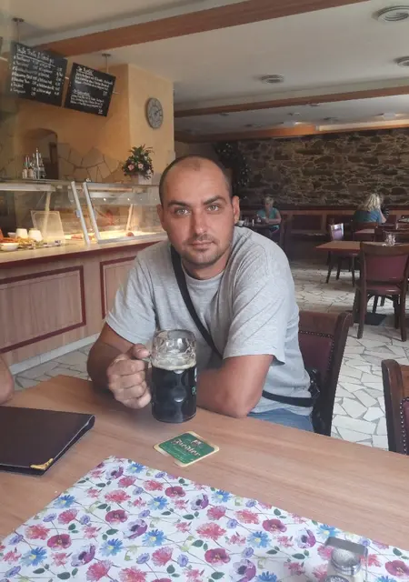 Я Евгений, 44 років з Умани, шукаю знайомства на одну ніч