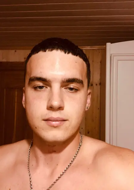 Я Ярік, 23 років, знайомлюсь для постійних стосунків у Тернополі