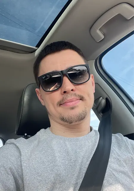 Я Александр, 36, из Дубая, ищу знакомства без обязательств