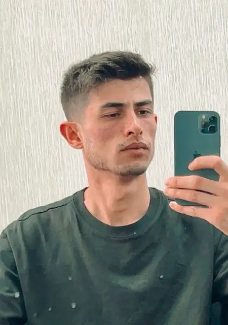 Ceyhun из Измира, мне 24, познакомлюсь без обязательств