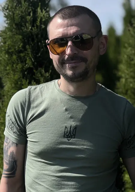 Я Вадим, 32 років, знайомлюсь для відкриті стосунки у Слов'янську