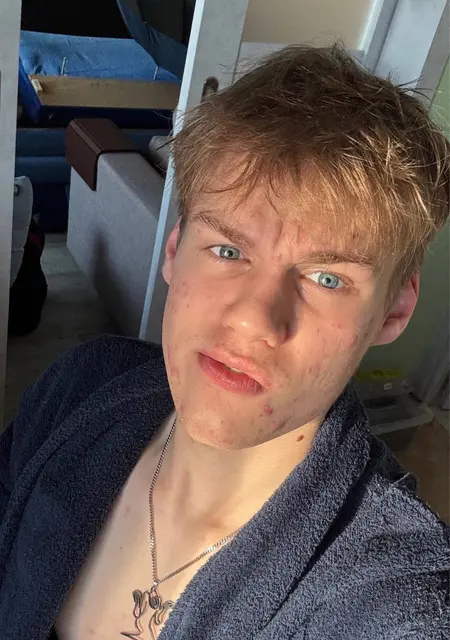 Алексей из Витебска, мне 19, познакомлюсь на одну ночь