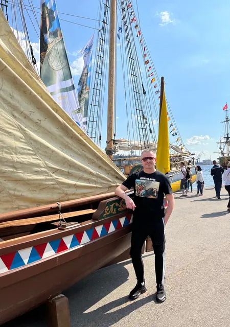 Я Артем, 39, знакомлюсь без обязательств в Дубае