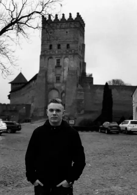 Я Виталик, 26 років, знайомлюсь на одну ніч у Луцьку