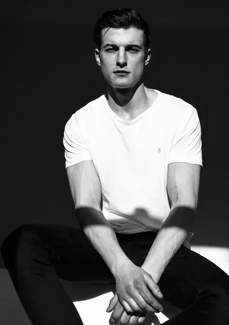 Максим из Ровно, мне 27, познакомлюсь для вирта